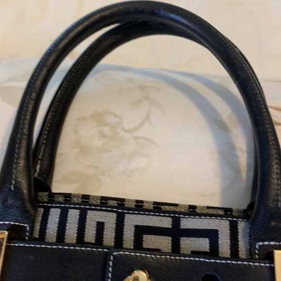Givenchy AuthenticVintage Rare  Monogramed and side leather Black and Gr… - Picture 9 of 16